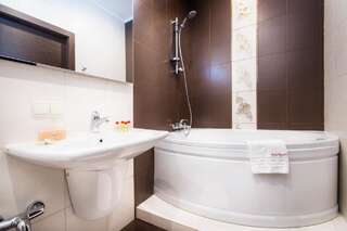 Отель BonApart Hotel Киев Люкс-9